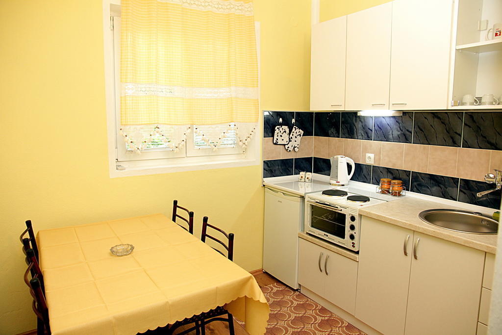 Apartmani Jovanovic Petrovac Oda fotoğraf