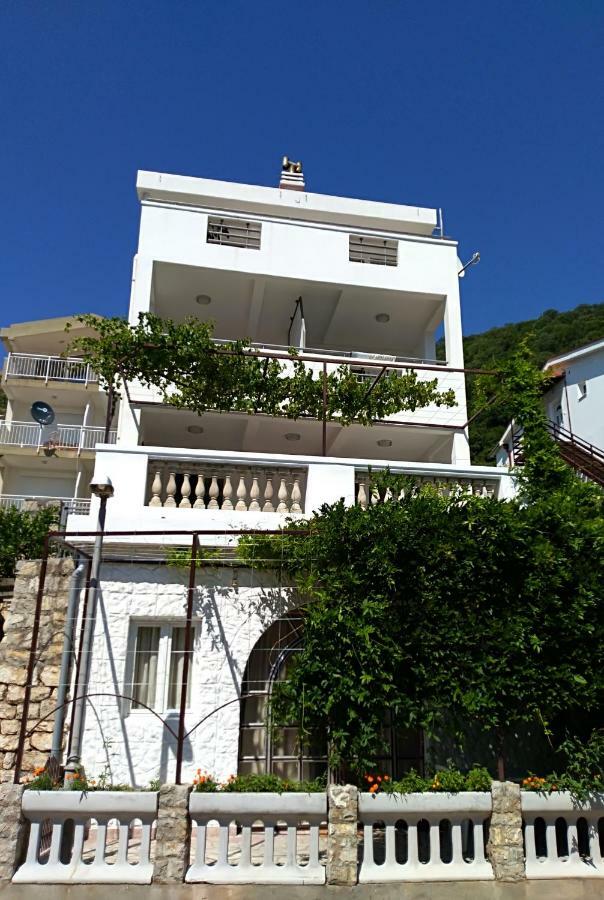 Apartmani Jovanovic Petrovac Dış mekan fotoğraf